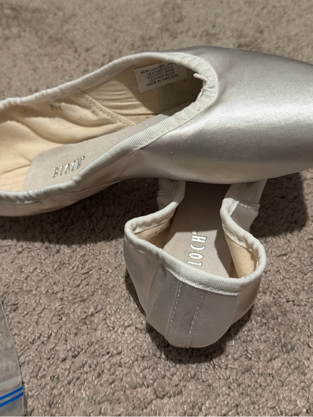 Custom Bloch European Balance Pointe Shoes in White - Picture 2 of 3